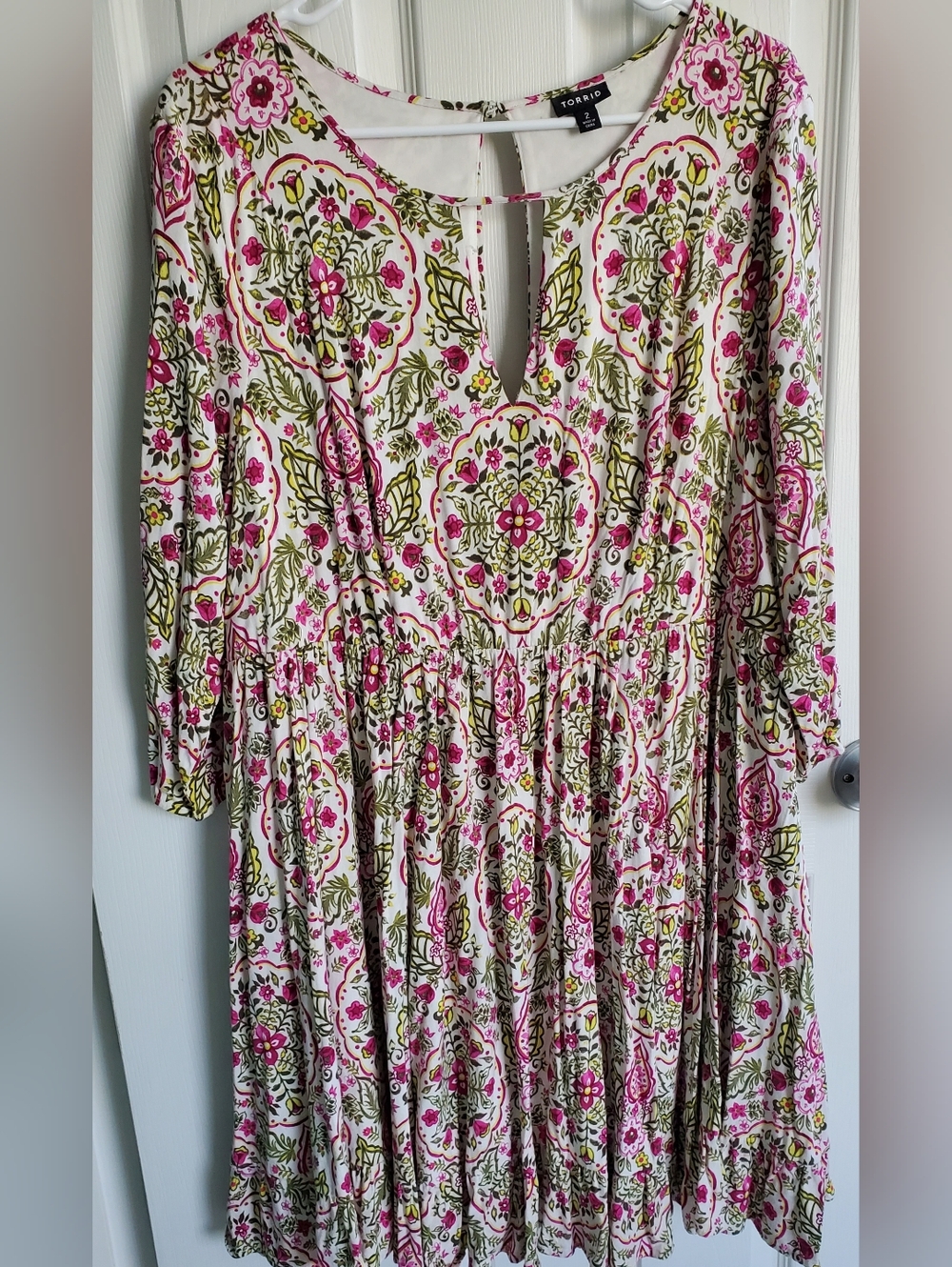Torrid Challis Skater Lined Dress Ivory Pink Green  Floral 3/4 Sleeves Size 2